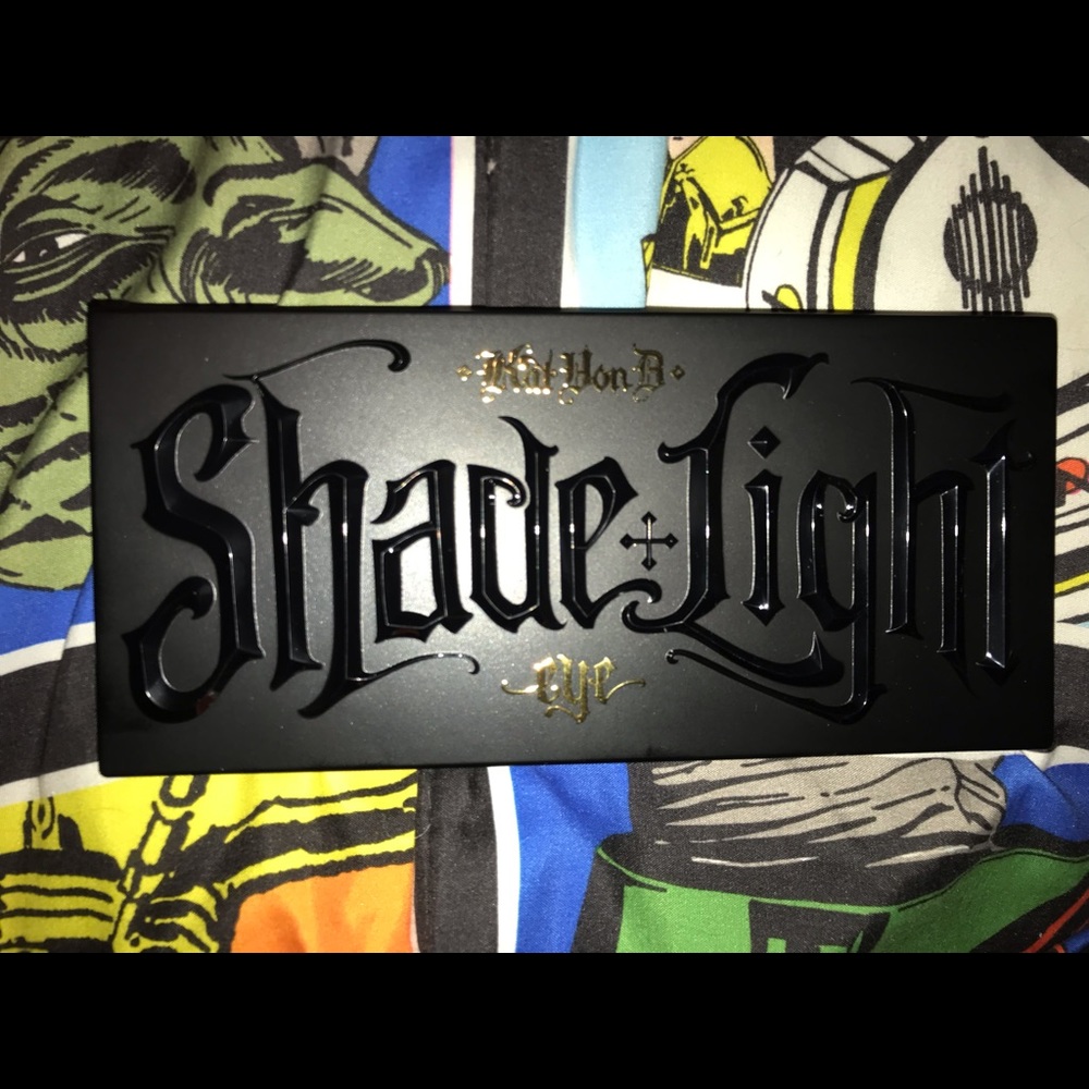 Kat Von D Shade And Light Eyeshadow Palette